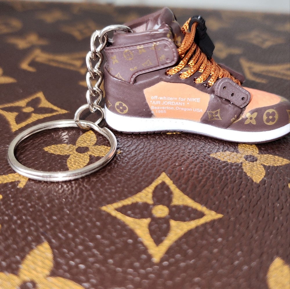 Sneaker Key Chain Or Bag Charm Brown Monogram - Picture 10 of 11